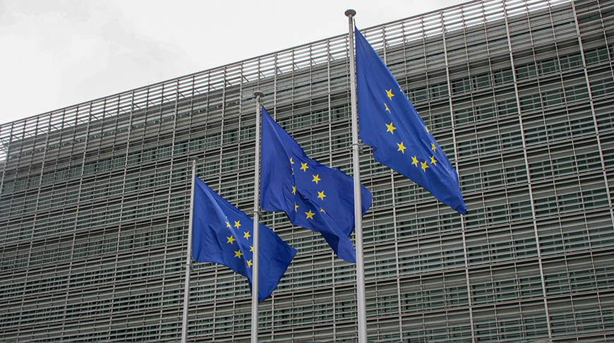 Еврокомиссия предложила жителям стран ЕС меньше ездить и летать для 