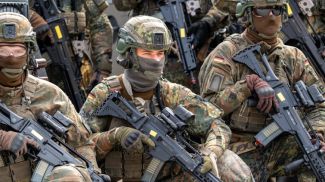 Фото action press