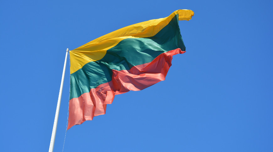 Опрос: все больше жителей Литвы резко негативно оц