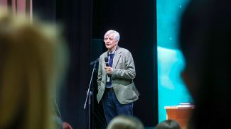 Заслуженный деятель искусств России, профессор и дирижер камерного оркестра народных инструментов "Скоморохи" Санкт-Петербургского государственного института культуры Виктор Акулович