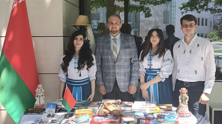 Белорусские традиции представлены на Международном фестивале