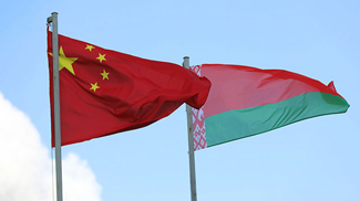 Вопреки кризисам и угрозам. Чжао Цюянь о новых высотах в экономическом сотрудничестве Беларуси и КНР