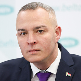 Виталий Невера