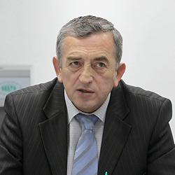 Владимир Сероштан