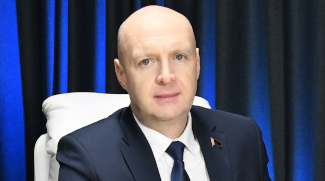 100 лет спустя: что слушает Беларусь и заменит ли искусственный интеллект ведущих радио 