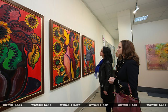 Выставка европейского искусства "От Лиссабона через Минск до Владивостока" открылась в галерее Савицкого