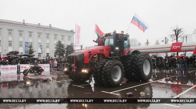 МТЗ представил самую мощную модель - трактор "Беларус-4522"