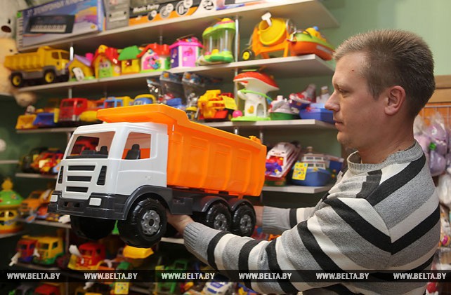 Белорусские игрушки представлены в продаже в Центральном детском магазине в Москве