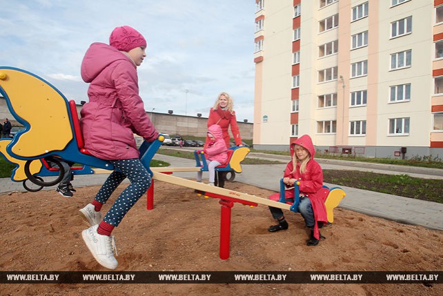 В Минске ключи от новых квартир получили 132 семьи военнослужащих внутренних войск