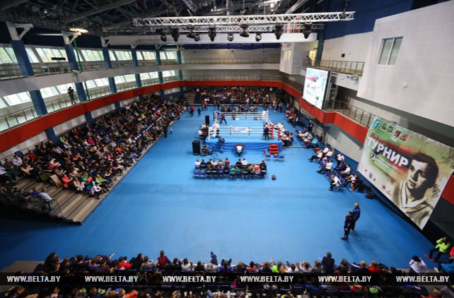 Боксеры из восьми стран выступают на международном турнире памяти Владимира Ботвинника