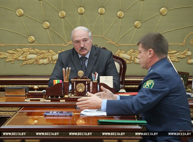 Лукашенко принял с докладом председателя Государственного таможенного комитета Беларуси Юрия Сенько