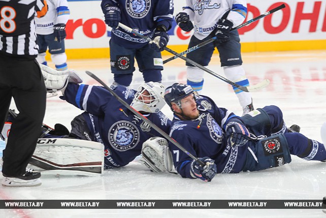 Хоккеисты "Динамо" обыграли по буллитам "Барыс" и одержали вторую победу подряд на домашней площадке