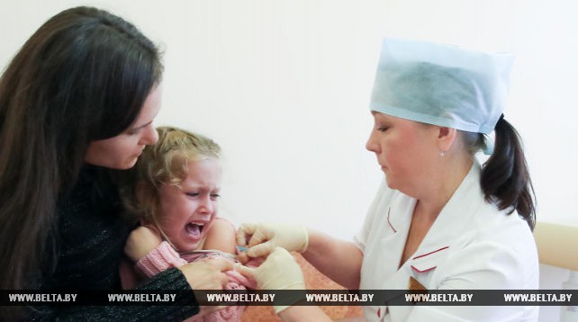 В учреждениях здравоохранения Минска идет вакцинация населения