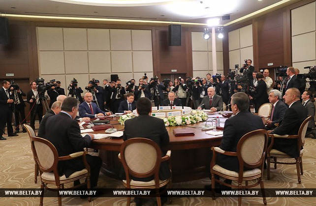 Лукашенко принимает участие в заседании Совета глав государств СНГ в Сочи