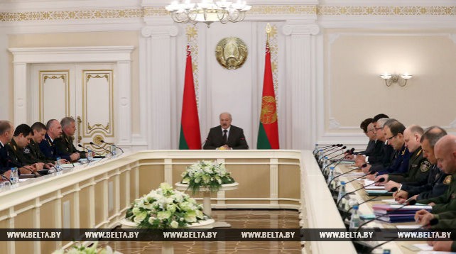 Лукашенко провел совещание с представителями силовых структур