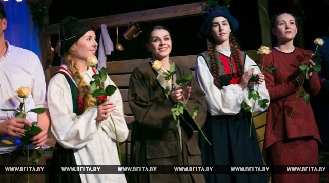 В Брестском академическом театре драмы прошел премьерный показ спектакля "Фрекен Жюли"