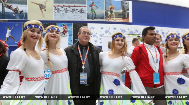 Министр высшего образования Кубы посетил экспозицию Беларуси на Youth Expo