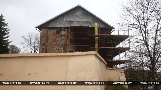 В Гродно завершается капитальный ремонт деревянной стены Коложской церкви