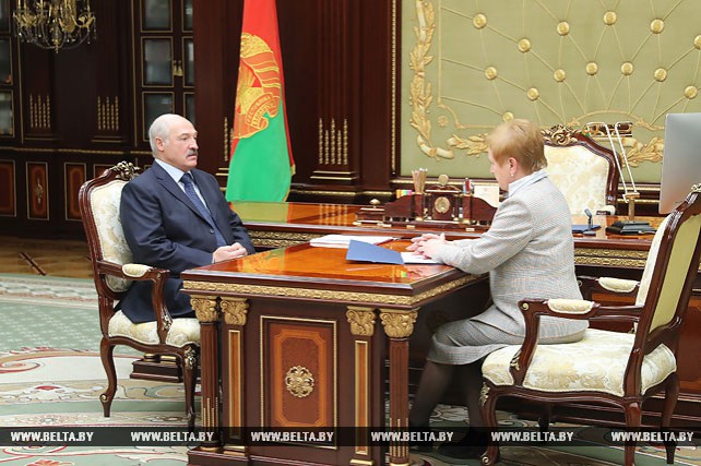 Лукашенко провел рабочую встречу с председателем Центризбиркома Лидией Ермошиной
