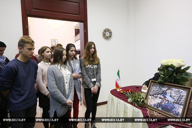 В посольстве Ирана в Минске открыли Книгу соболезнований в связи с жертвами землетрясения