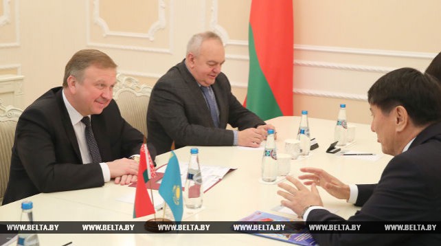 Кобяков встретился с послом Казахстана в Беларуси