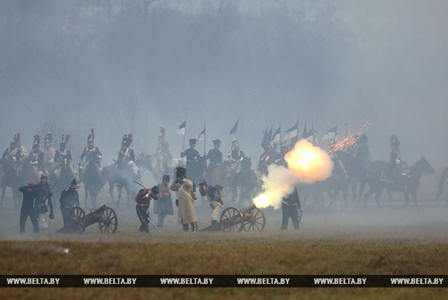 Военно-исторической реконструкцией отметили годовщину переправы армии Наполеона через Березину