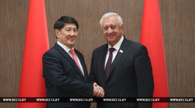 Мясникович встретился с послом Казахстана в Беларуси