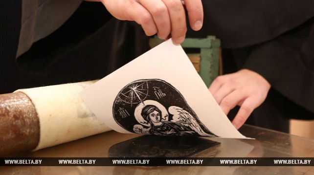 Напечатать гравюру по старинной технологии могут посетители выставки в Гродно