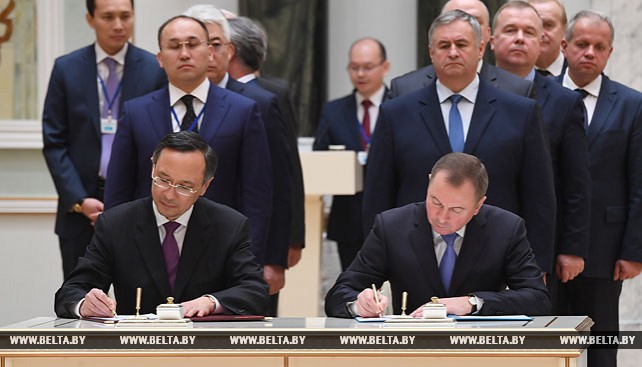 Ряд документов подписан по итогам переговоров лидеров Беларуси и Казахстана
