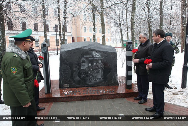 Памятный камень "Воинам-пограничникам" открыли в Гомеле
