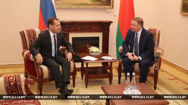 Кобяков и Медведев провели встречу в формате "один на один" в Гомеле