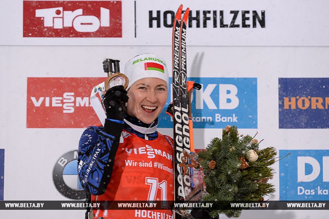 Дарья Домрачева победила в спринте на втором этапе КМ в Хохфильцене