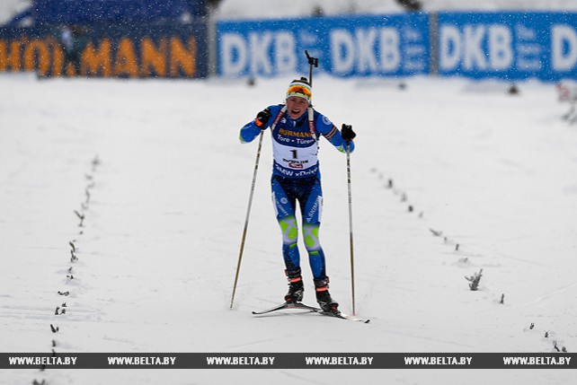 Дарья Домрачева заняла третье место в гонке преследования на этапе КМ в Хохфильцене
