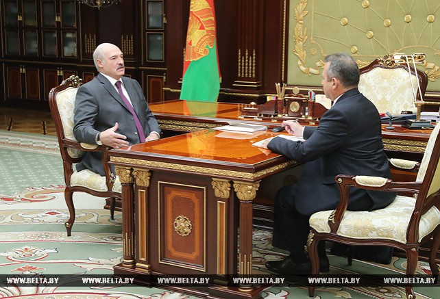 Александр Лукашенко заслушал доклад председателя правления ОАО "АСБ Беларусбанк"