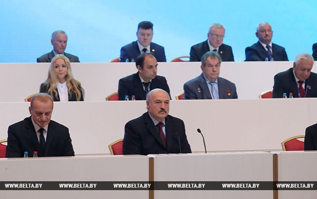 Лукашенко нацеливает интеллектуальную элиту на решение наиболее актуальных проблем