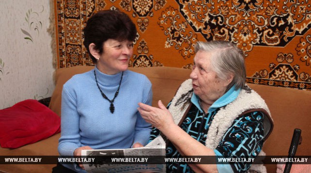 Социальный работник Людмила Ковалева оказывает помощь 10 пожилым людям