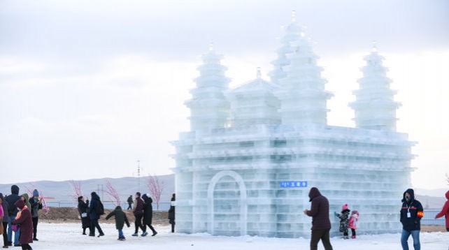 Фестиваль льда и снега проходит в автономном районе Внутренняя Монголия на севере Китая