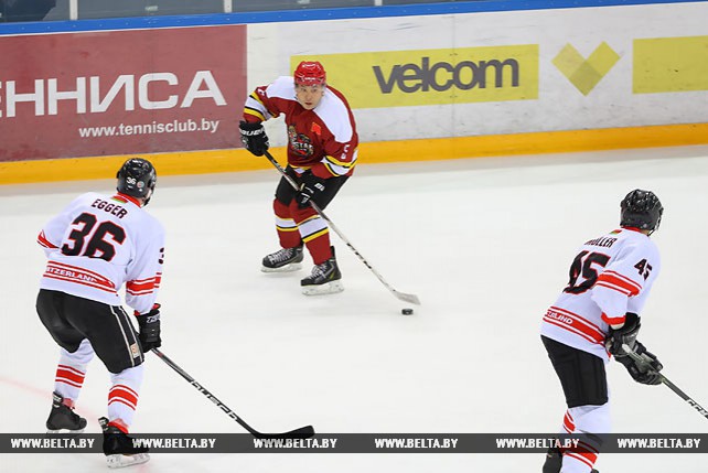 Швейцарские хоккеисты одержали победу в стартовом матче Рождественского турнира