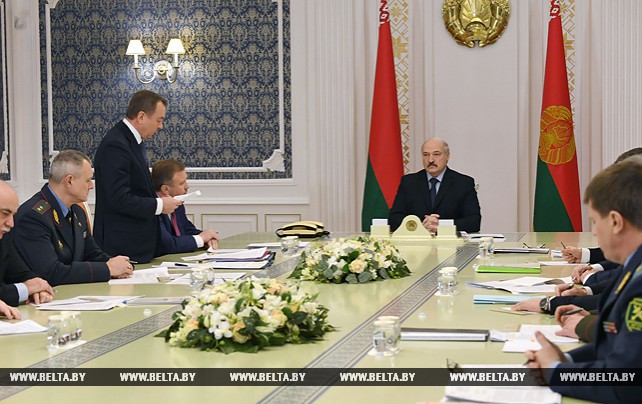 Лукашенко провел совещание по либерализации визового режима