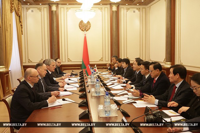 Болеслав Пирштук встретился с парламентской делегацией Республики Корея