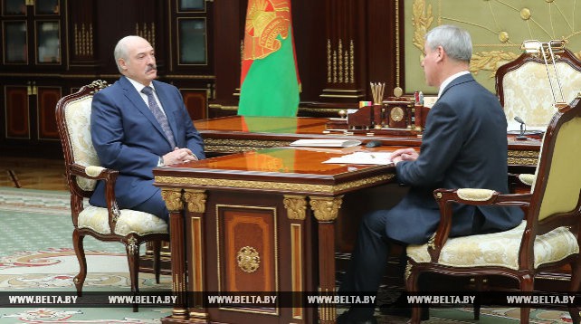 Лукашенко обсудил с Андрейченко кадровый потенциал Палаты представителей и международную деятельность