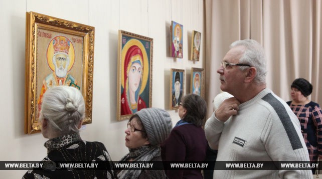 В Добрушском краеведческом музее открылась выставка икон Василия Калинина