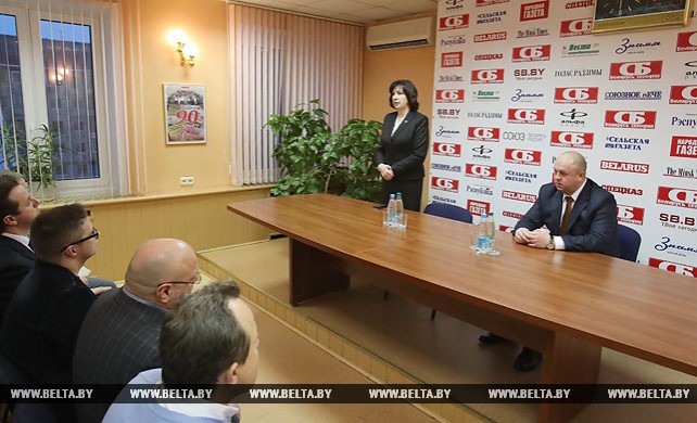 Кочанова представила нового руководителя коллективу газеты "СБ. Беларусь сегодня"