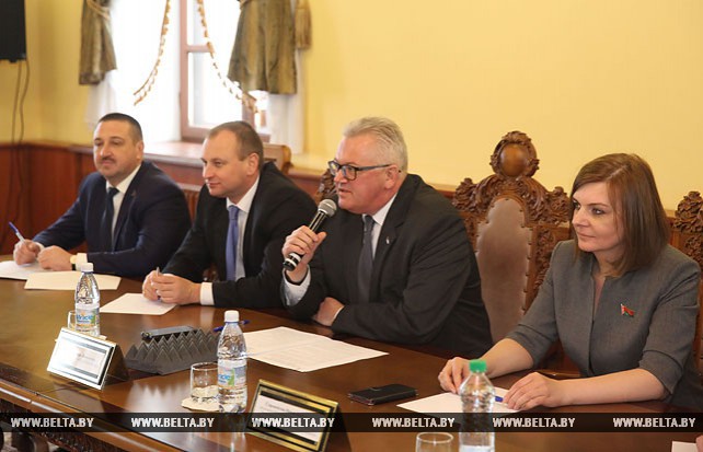 Карпенко встретился с представителями молодежных парламентов