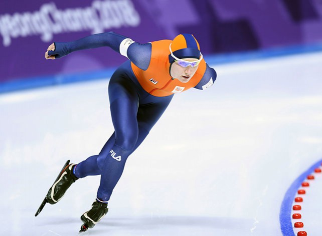 Конькобежки Нидерландов заняли весь олимпийский пьедестал на дистанции 3000 м