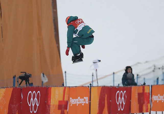 Американский сноубордист Шон Уайт стал олимпийским чемпионом в дисциплине хаф-пайп