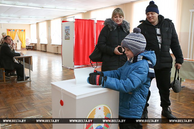 Выборы депутатов местных Советов проходят в Минске