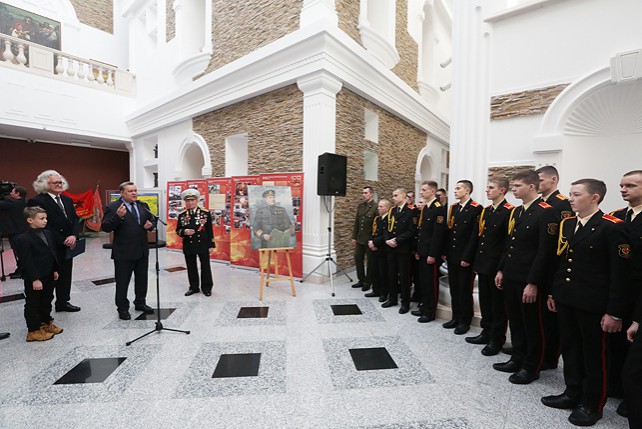 Выставку к столетию Вооруженных Сил Беларуси подготовили НХМ и Государственный музей военной истории
