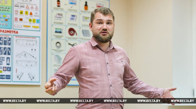 Брестчанин Евгений Литовчик при поддержке центра занятости открыл автошколу