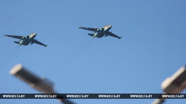 Военный парад в Гродно прошел с участием авиации